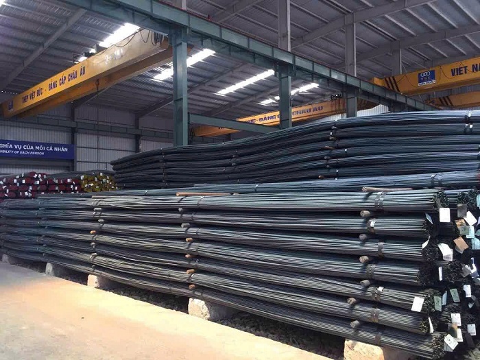 Vàng thế giới vượt 4.500 USD, quặng sắt phục hồi